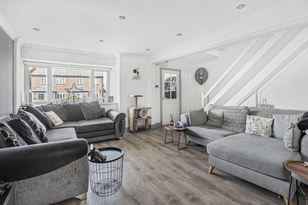 Additional image 23 of High Street, London Colney, AL2