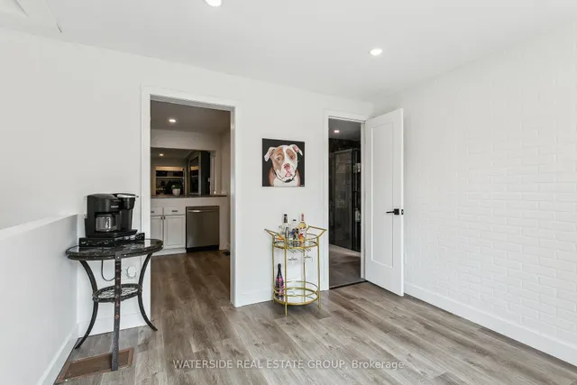 Additional image 33 of 276 Normanhurst Ave