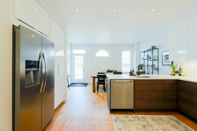 Additional image 6 of 80 Crossovers St