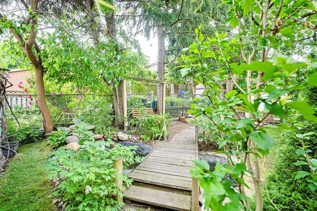 Additional image 33 of 482 Mcroberts Ave