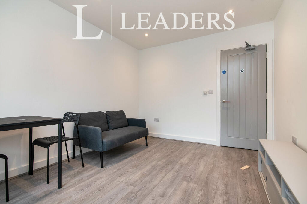 Additional image 5 of Room 5, Adams Hill, B32