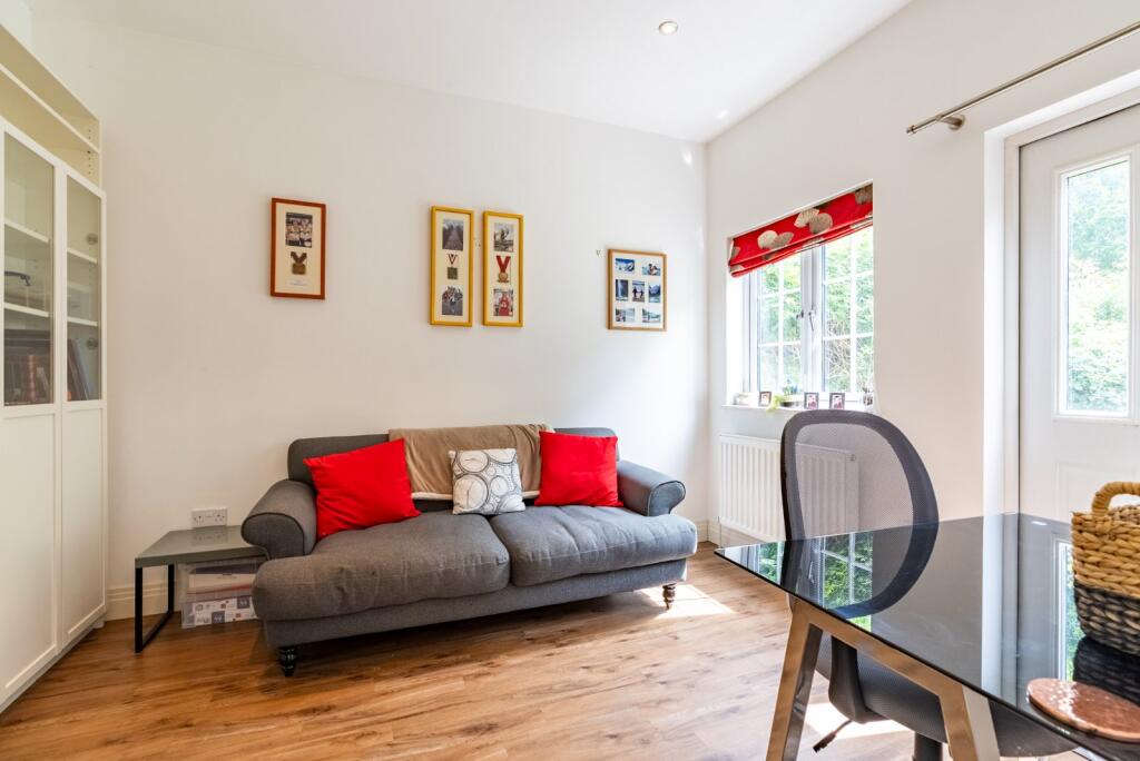 Additional image 8 of Mortimer Crescent, Kings Park, St. Albans, Hertfordshire, AL3