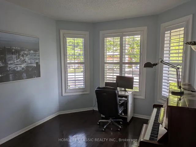 Additional image 6 of 34 Meandering Tr