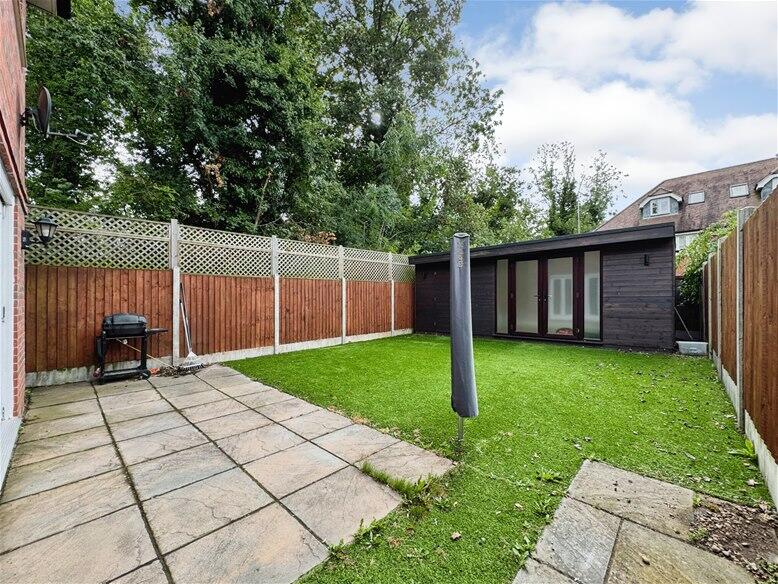 Additional image 12 of Iris Close, Harpenden, AL5