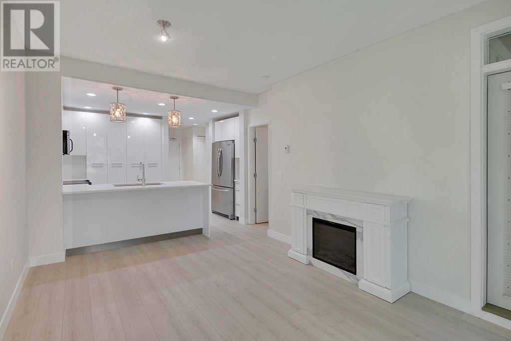 404 733 W 3RD STREET|North Vancouver, British Columbia V7M0C8