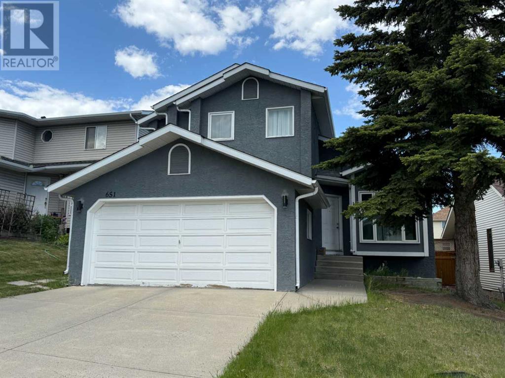 651 Macewan Drive NW|Calgary, Alberta T3K3R1