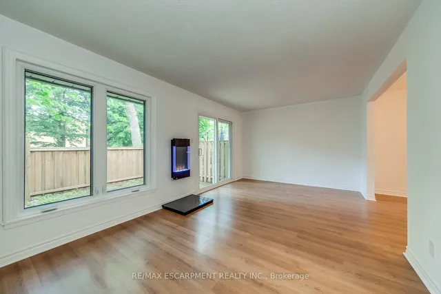 Additional image 12 of 1270 Gainsborough Dr Unit 4