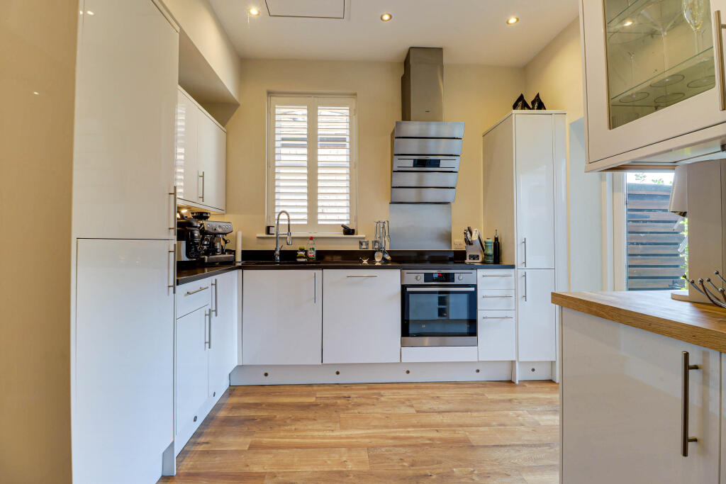 Additional image 8 of Avenue Road, St. Albans, AL1