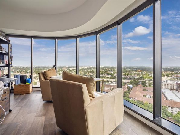 1701 Hermann Dr, Houston, TX 