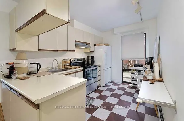 Additional image 6 of 164 Quebec Ave