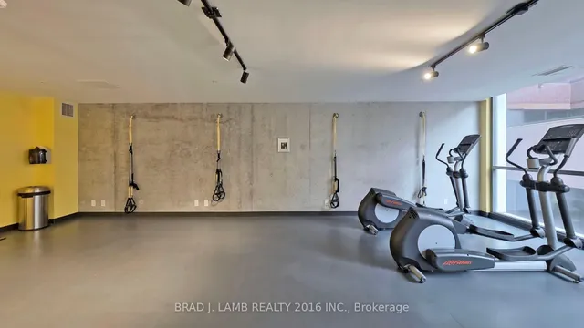 Additional image 25 of 39 Brant St Unit 518