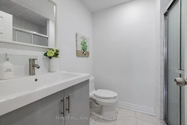 Additional image 19 of 27 Apache Tr