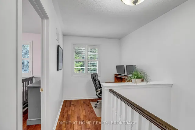 Additional image 25 of 928 Lancaster Blvd