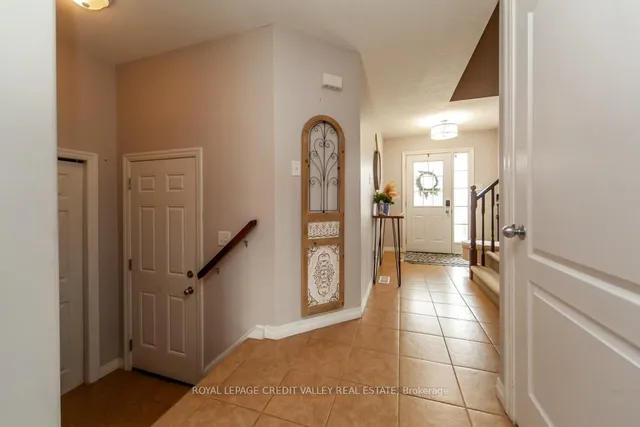 Additional image 3 of 55 Rockcliffe Dr