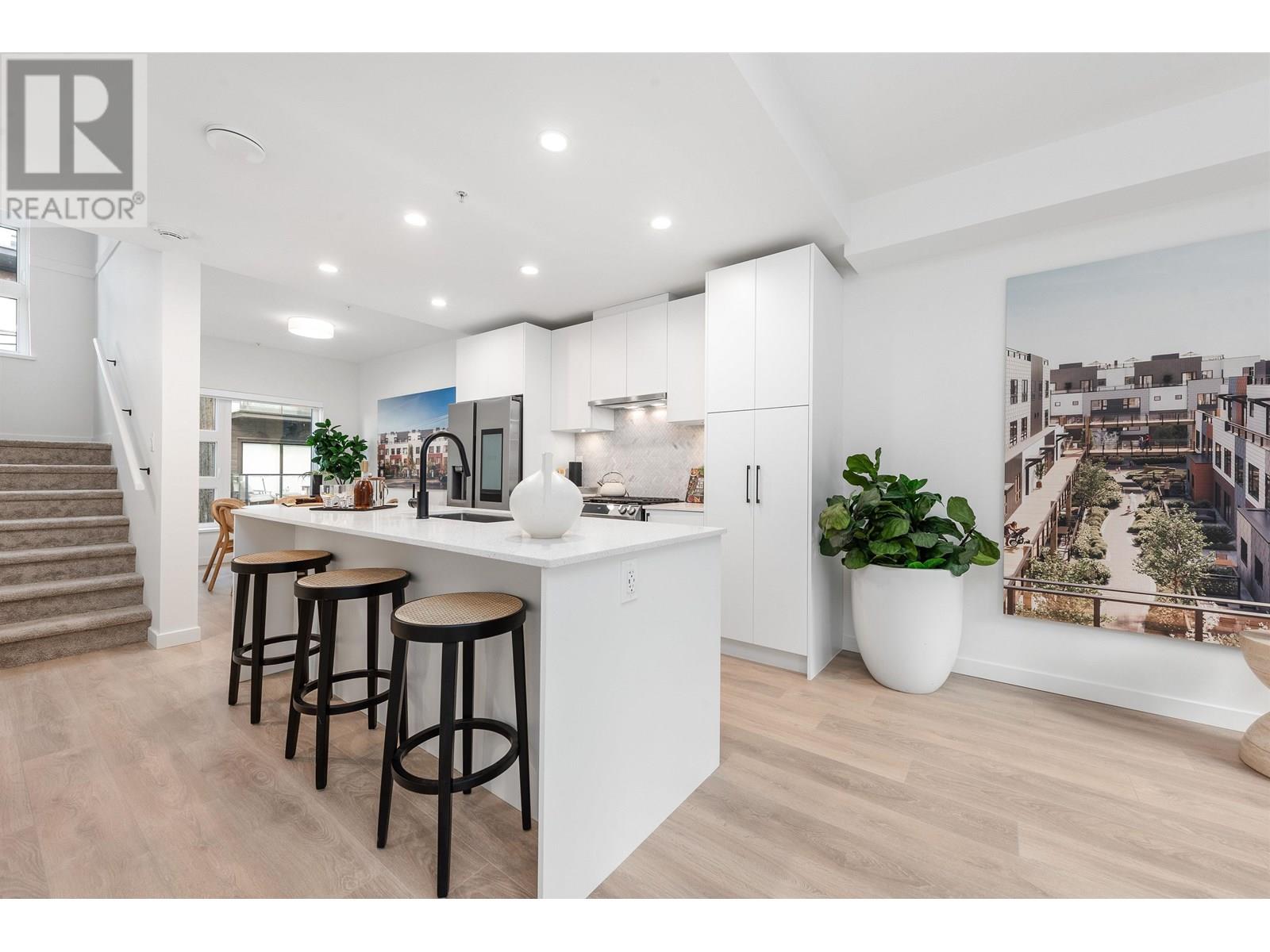 Property image for 135 535 E 2ND STREET|North Vancouver, British Columbia V7L1E1