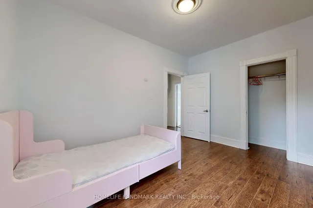 Additional image 31 of 692 Gerrard St