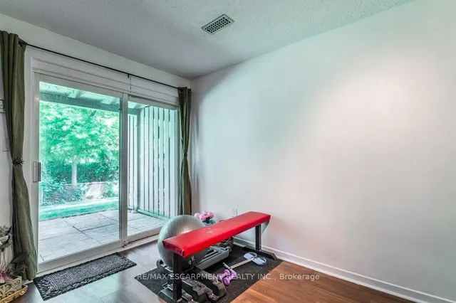 Additional image 30 of 109 Wilson St Unit 14