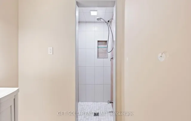 Additional image 17 of 43 Grovetree Rd