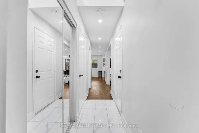 Additional image 25 of 90 Mooregate Cres Unit 34