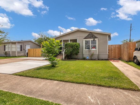 11806 Greenspark Ln, Houston, TX 77044