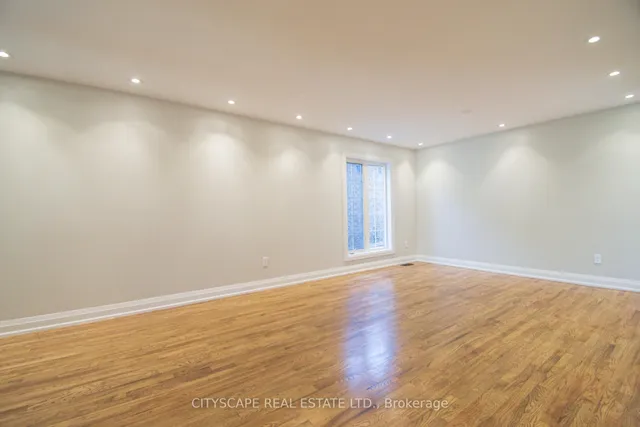 Additional image 7 of 43 Vintage Gate