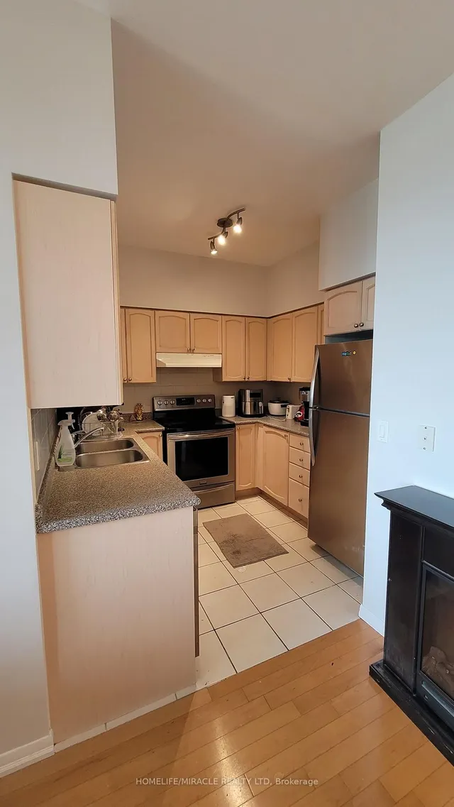 Additional image 31 of 219 Fort York Blvd Unit 2412