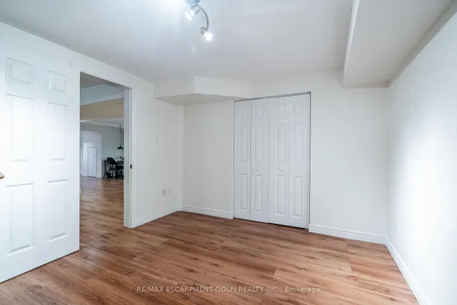 Additional image 29 of 200 SIRENTE Dr