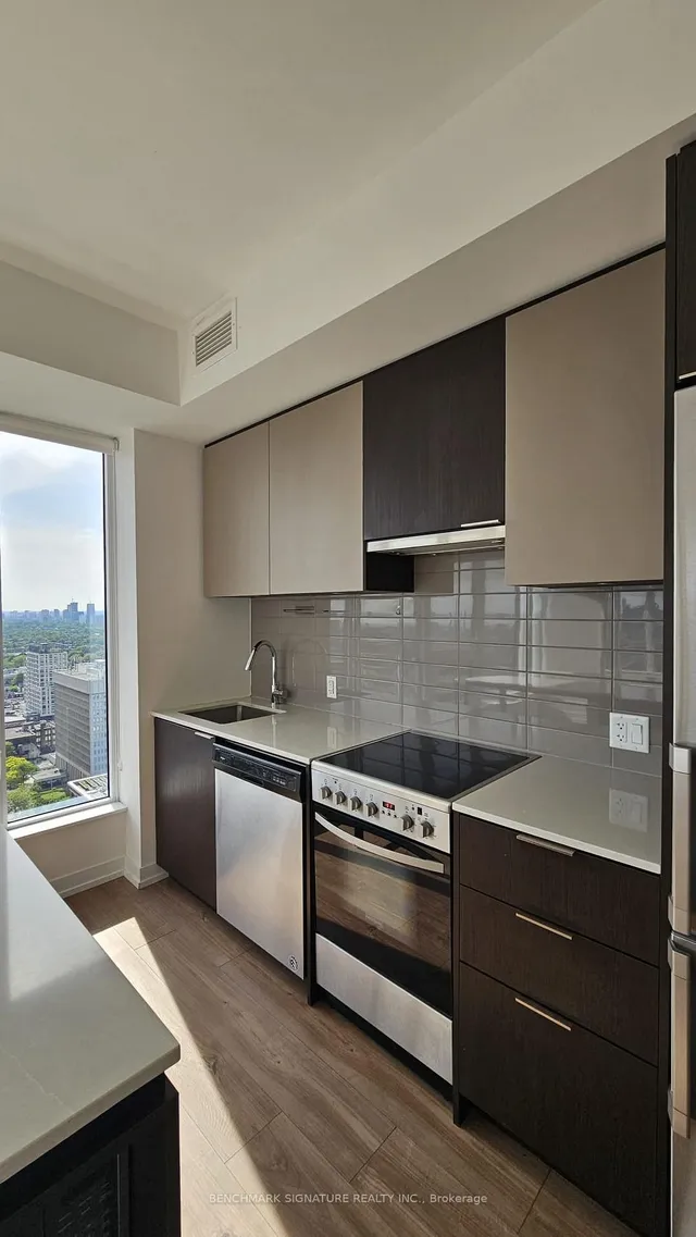 Additional image 15 of 203 College St Unit 2702