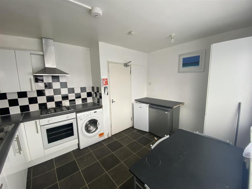 Additional image 5 of Aldykes, Hatfield