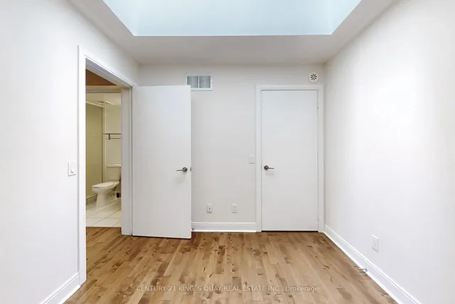 Additional image 38 of 315 Village Green Sq Unit 50