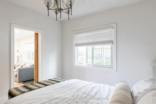 Additional image 34 of 32 Pearl St