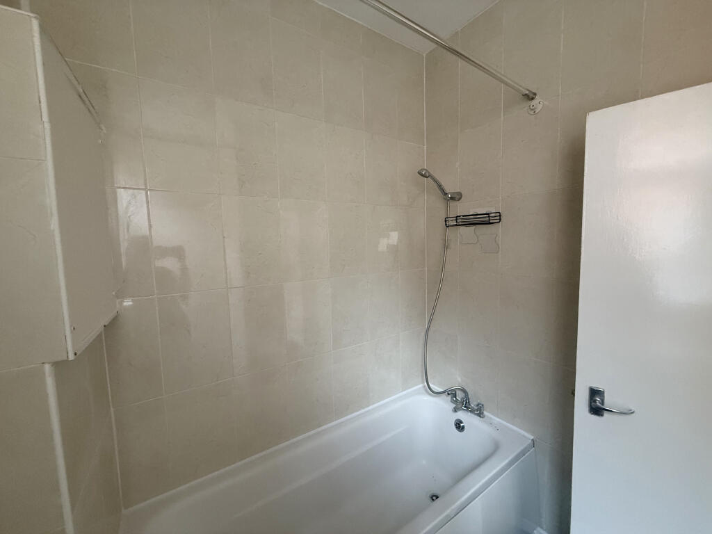 Additional image 10 of Yardley Wood Road, Moseley, B13