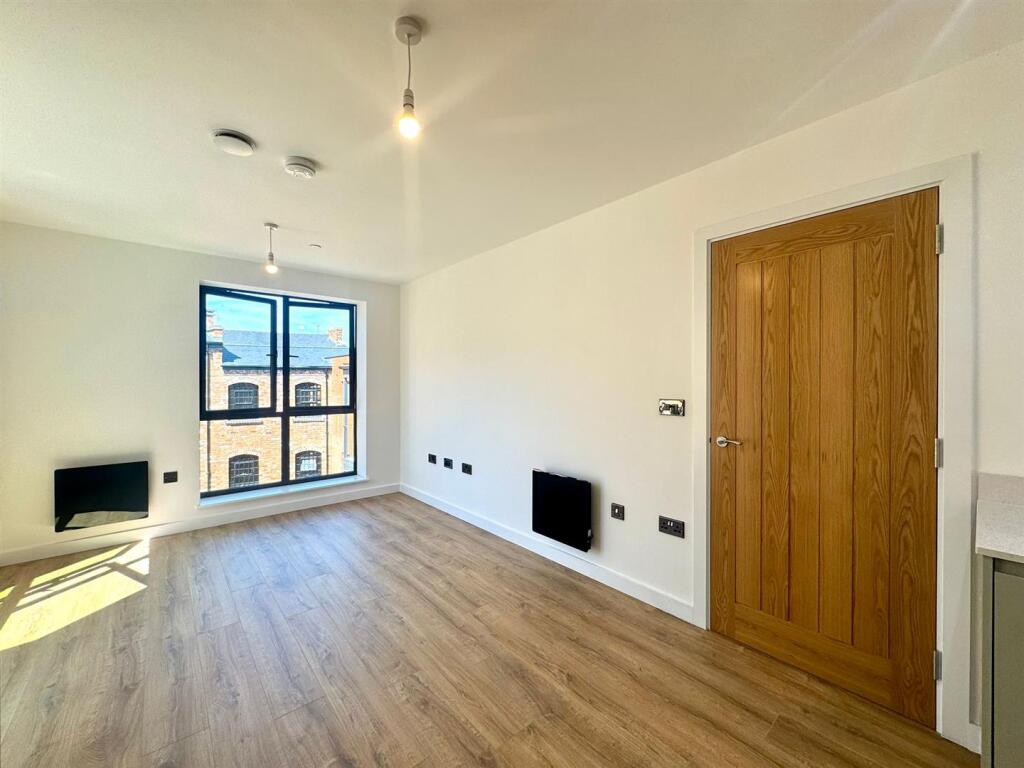 Additional image 3 of 4 Camden Drive, Birmingham