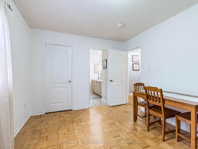 Additional image 30 of 38 Bottlebrush Dr