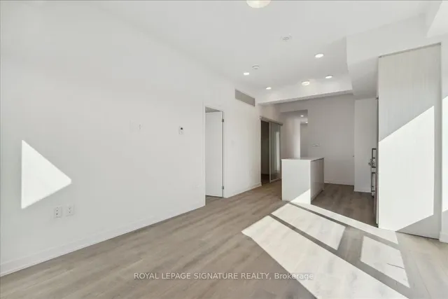 Additional image 19 of 2433 Dufferin St Unit 701