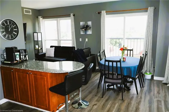 Additional image 4 of 135 James St Unit 701