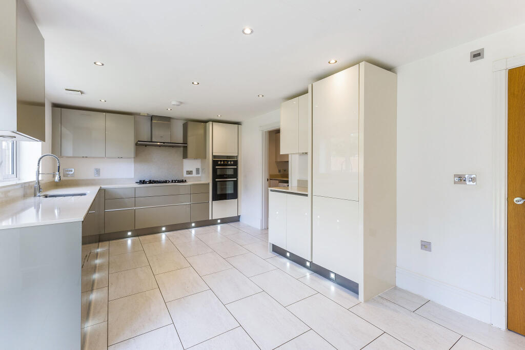 Additional image 11 of Miley Close, Harpenden, AL5