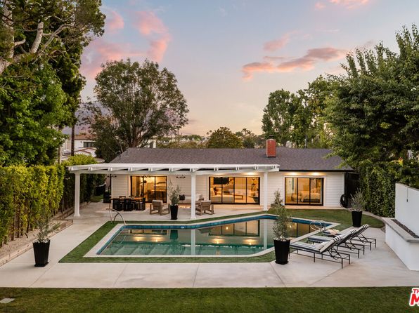 6401 Riggs Pl, Los Angeles, CA 90045