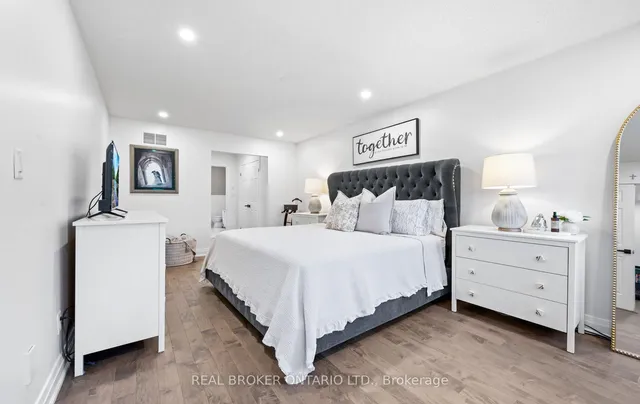 Additional image 33 of 4231 Highgate Cres