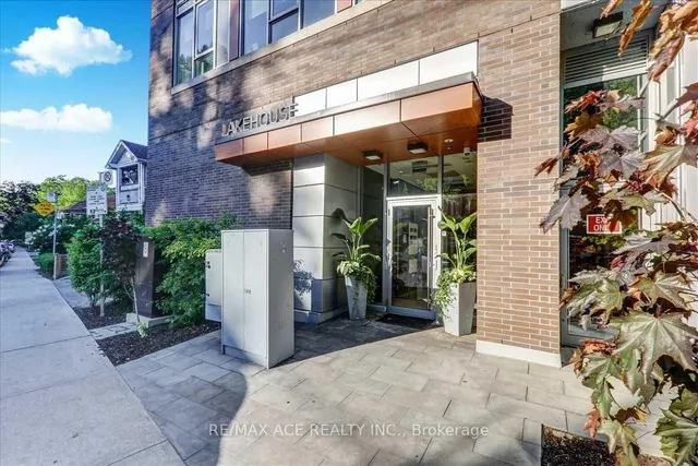 Additional image 3 of 1960 Queens St Unit 206