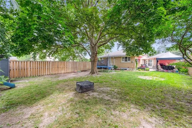 Additional image 37 of 143 Bruce St