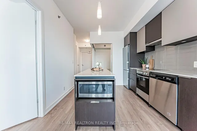 Additional image 14 of 203 College St Unit 2105