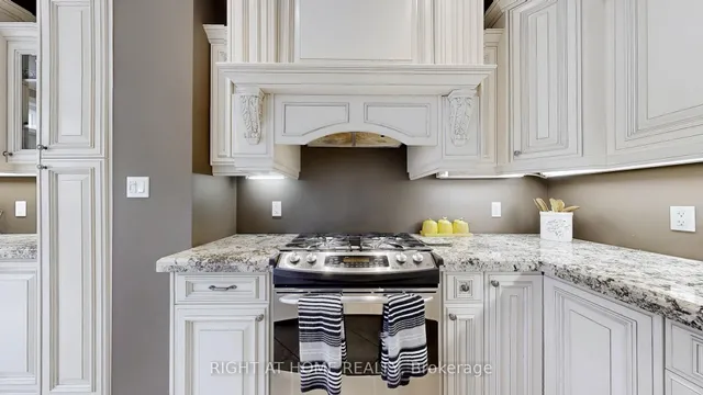 Additional image 17 of 19 Charity Crt