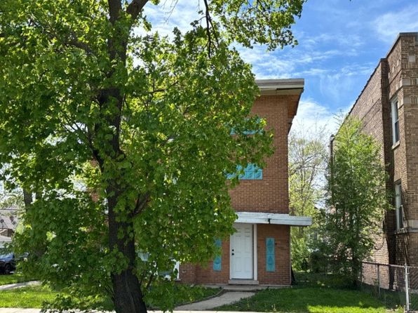 7958 S South Shore Dr, Chicago, IL 60617