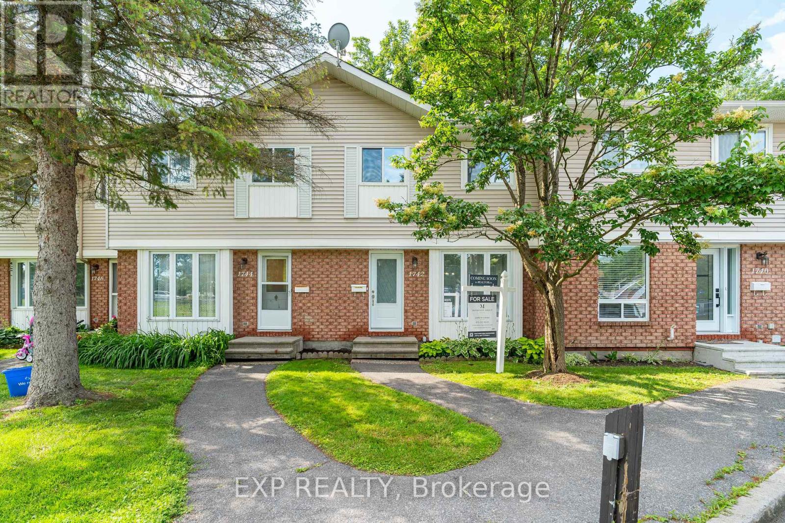 1742 SHAMANDURA LANE|Ottawa, Ontario K1C6Z8