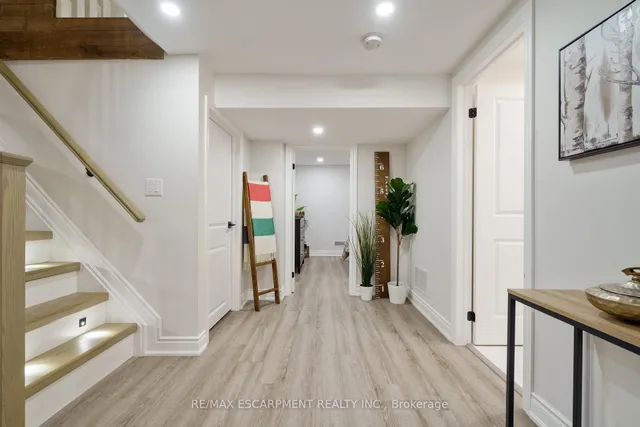 房产图片 23 - 711 MULLIN 路