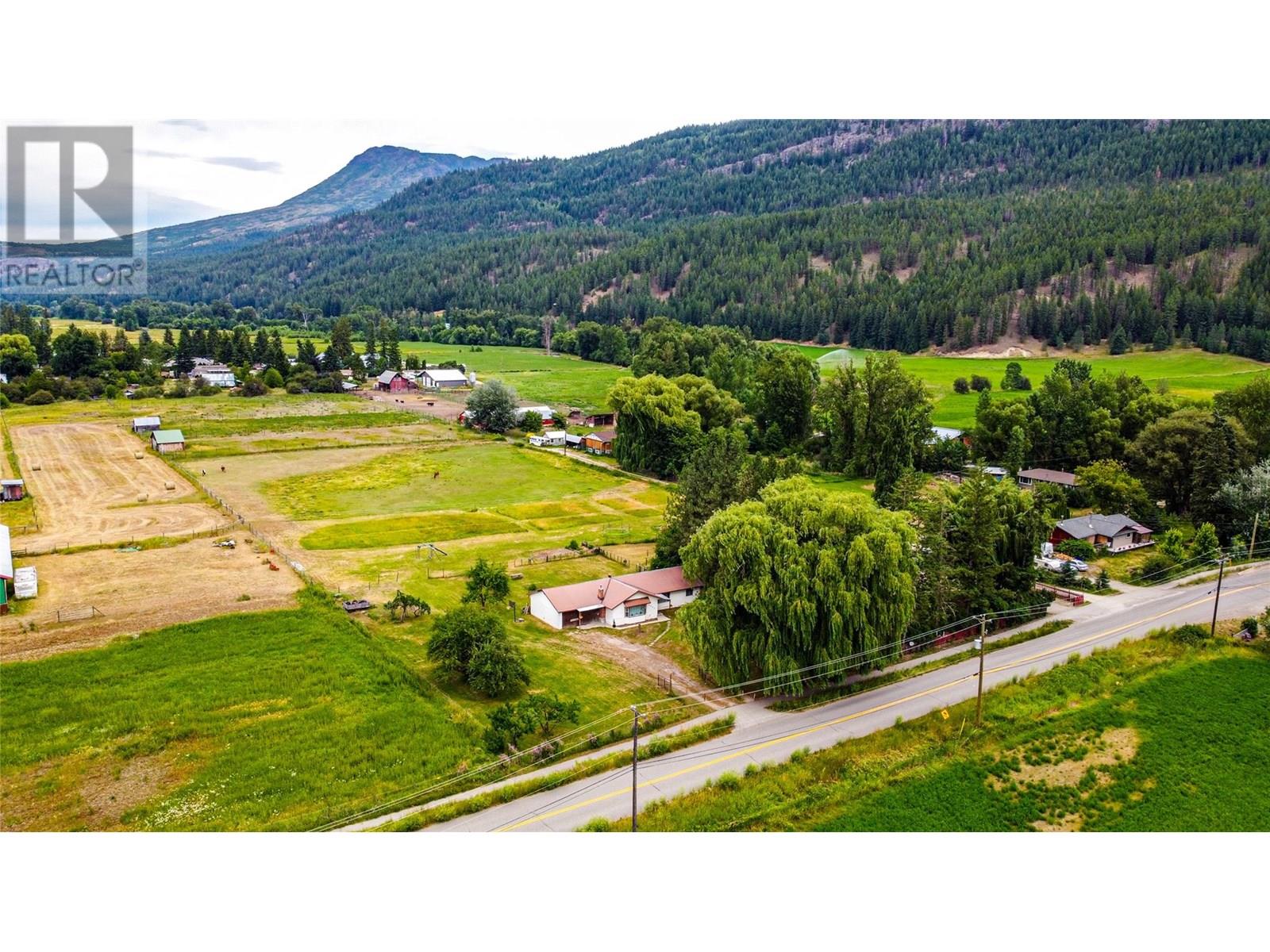 1365 Salmon River Road|Salmon Arm, British Columbia V1E3H3