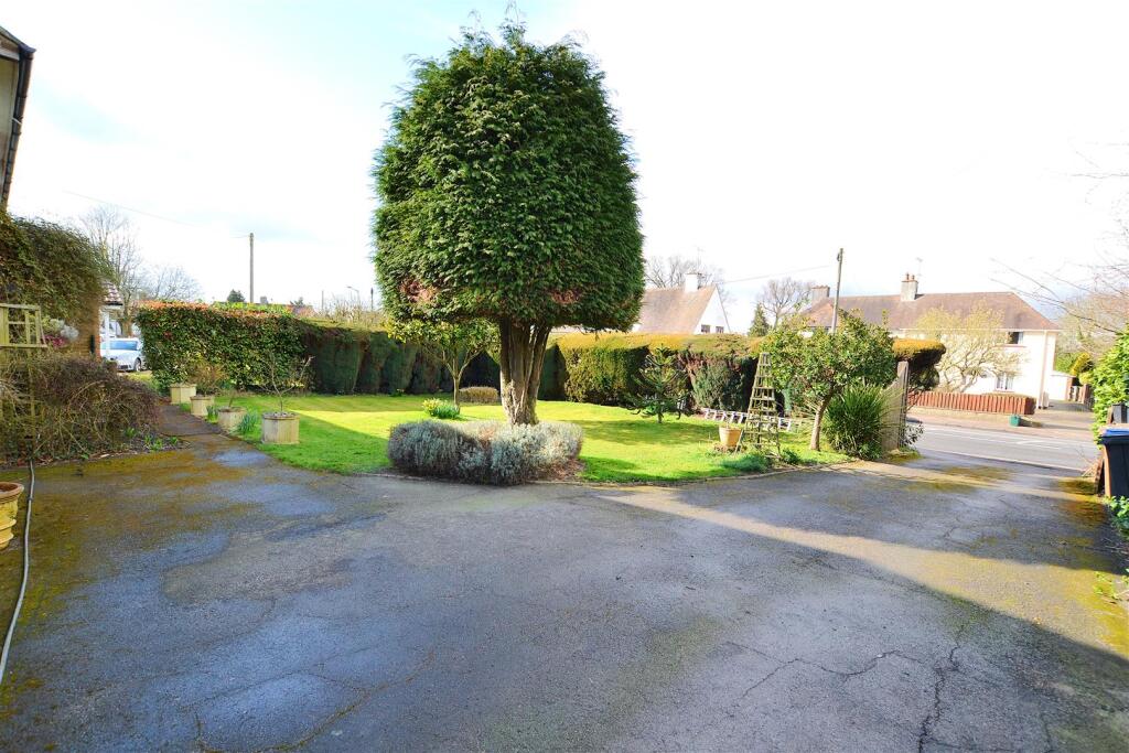 Additional image 51 of Churchill Crescent, Welham Green