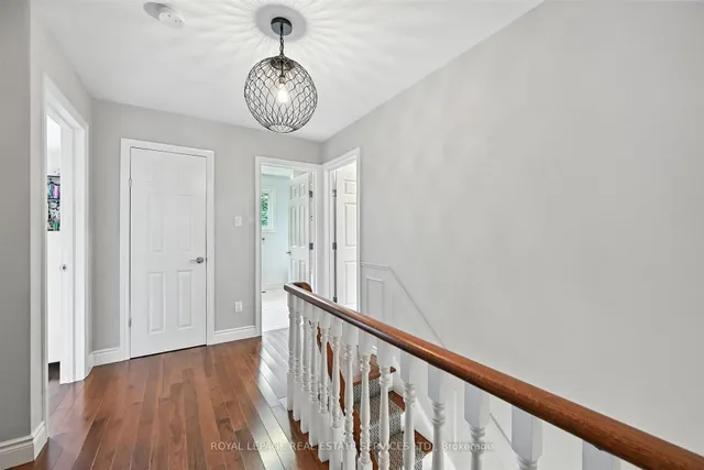 Additional image 36 of 4240 Dunvegan Rd