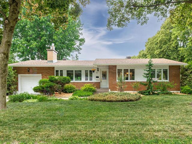 Primary image of 11 Av. de Barcelone|Candiac, Quebec J5R2B3